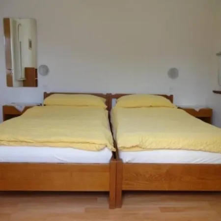 Eco-casa Paradiso C, Schwimmbad, Garten Und Wunderschone Seesicht, Ruhig Und Sonnig Gelegen * Minusio
